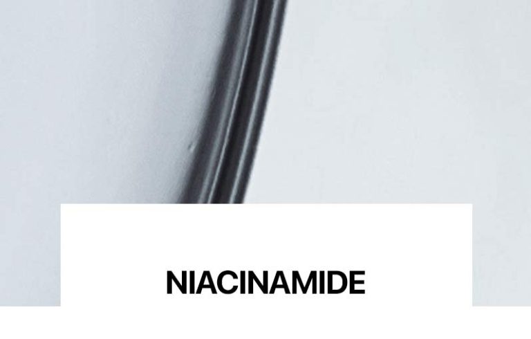 Rregullon prodhimin e sebumit, duke ndihmuar në përmirësimin e strukturës së lëkurës dhe në unifikimin e tonit të saj, duke minimizuar poret dhe shenjat e akneve.